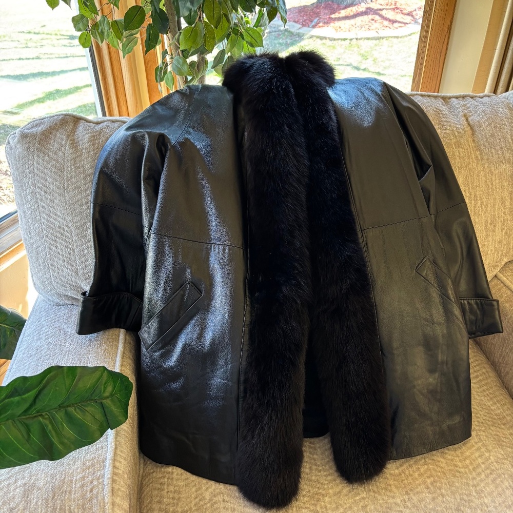 Coat - Picture 1 of 2